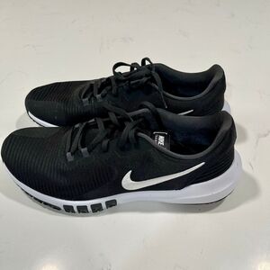 Nike Dual-Tone Black and White Running Shoes